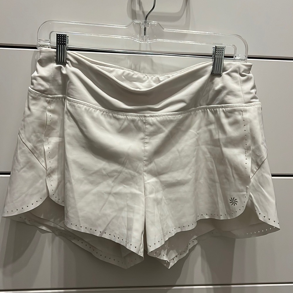 Athleta white run with it shorts 3.5 inseam size small